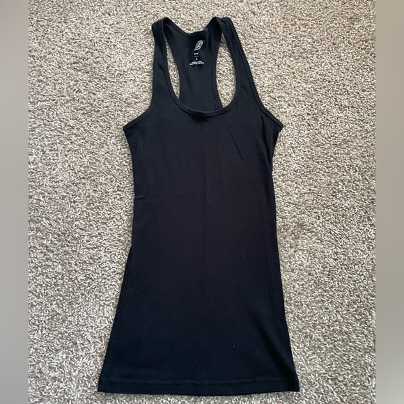 Tank tops - Picture 2 of 6